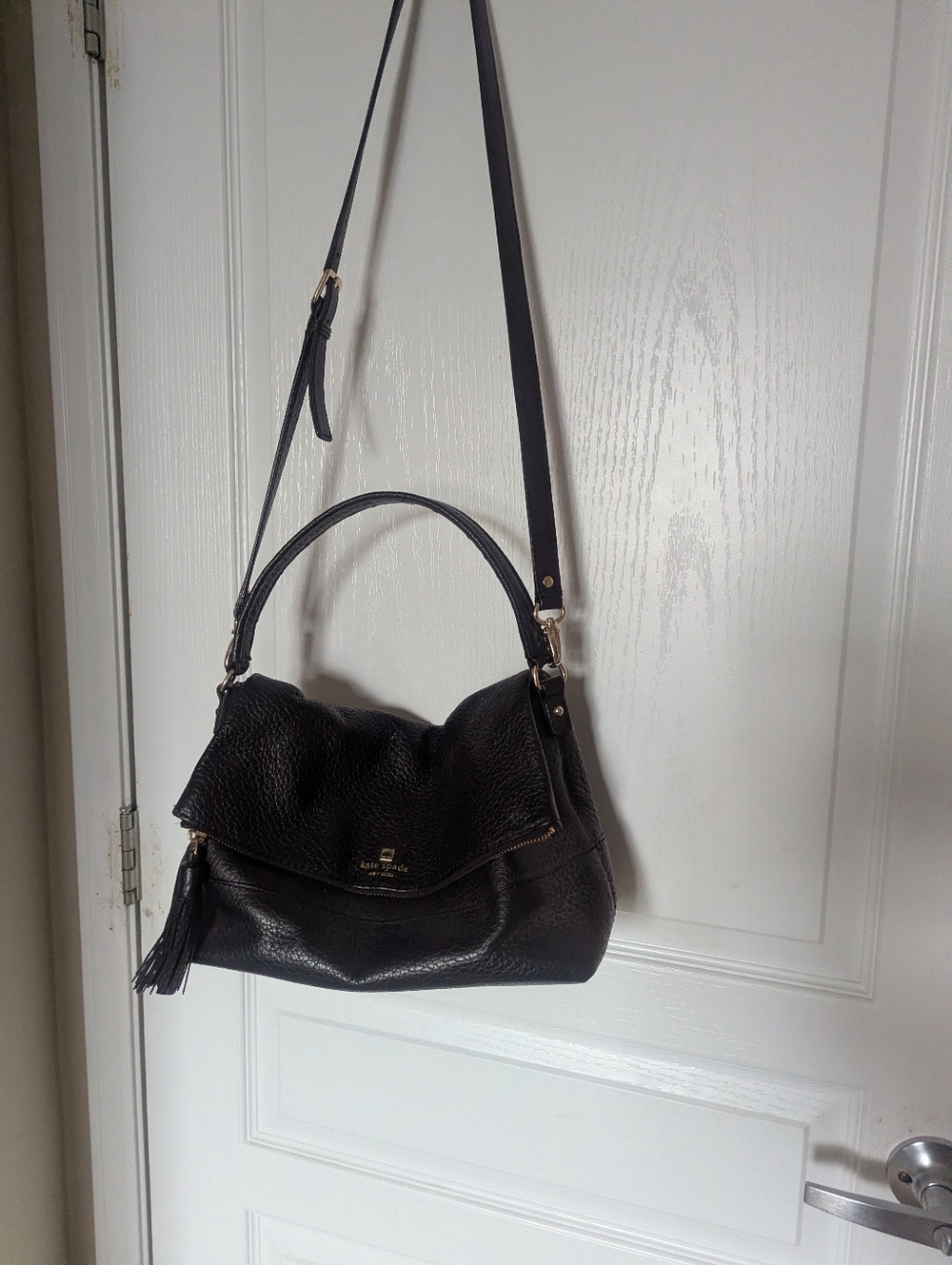Kate  spade Black Leather Shoulder Bag with Tassel